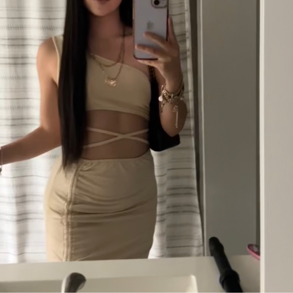 Midi tan dress.